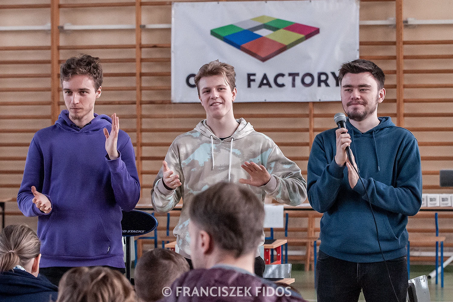 Mateusz Szwugier, Szymon Grodzki i Krzysztof Bober podczas Cube Factory 2023 w Łodzi – pierwsze zawody od 4 lat, 100 uczestników